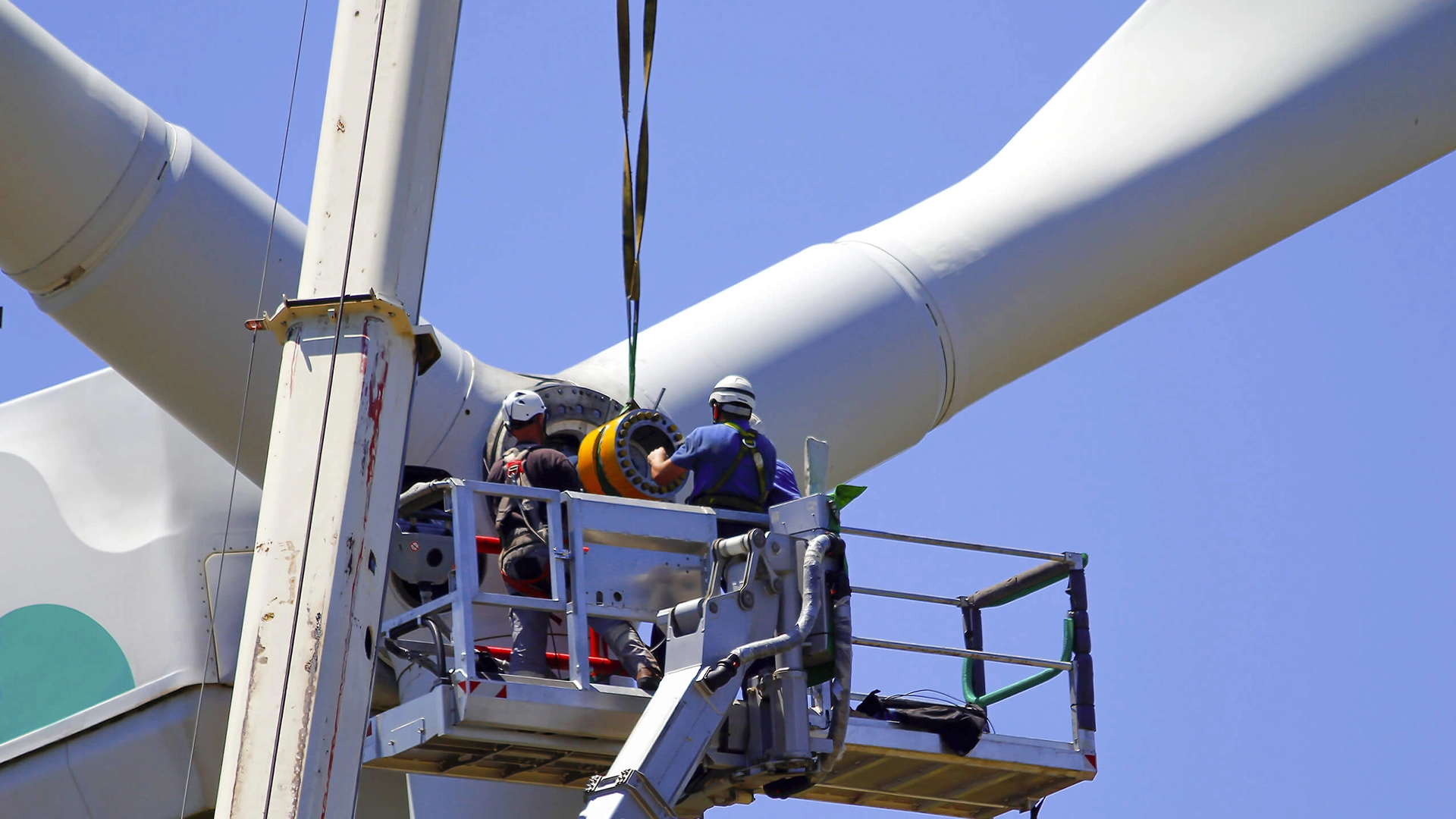 SBL-Solutions-how-main-component-exchange-reduces-downtime-in-wind-turbines-body