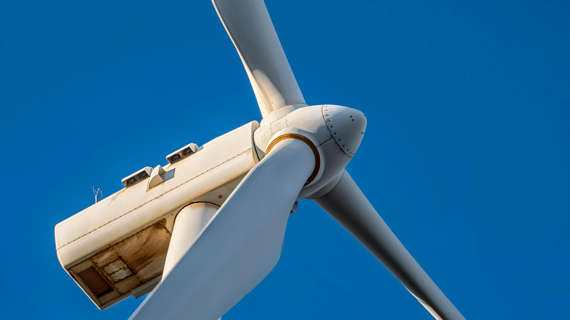 SBL-Solutions-logistics-of-main-component-exchange-crane-operations-transport-and-site-setup-body