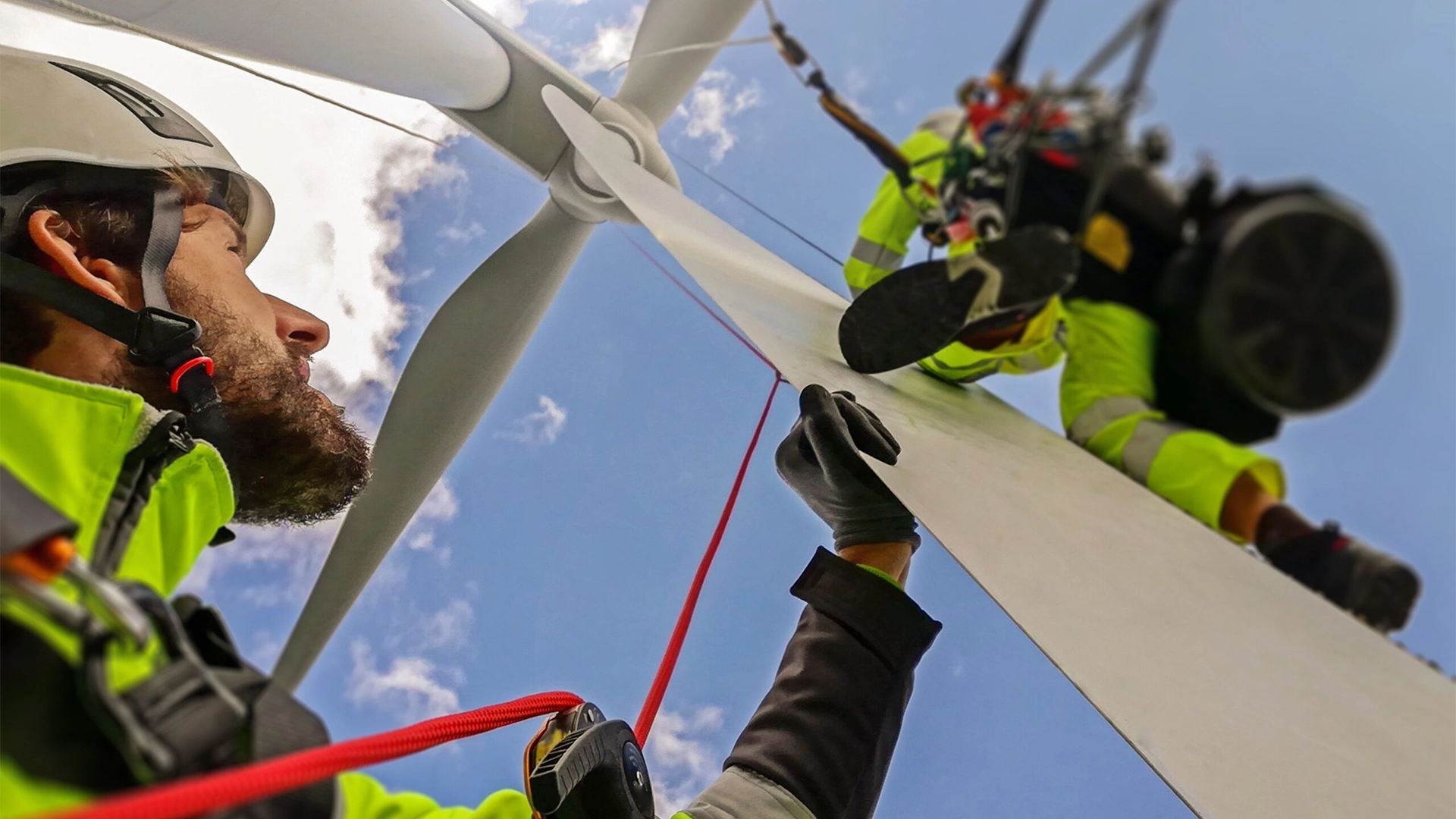 SBL-Solutions-when-repair-isnt-enough-signs-your-wind-turbine-needs-component-replacement-body
