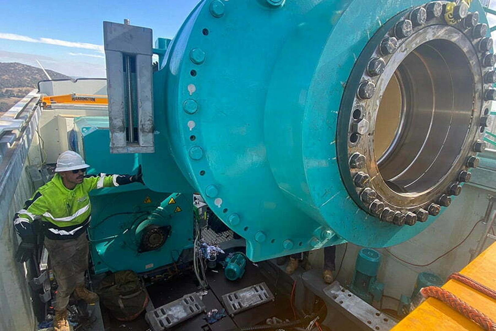 Minimise Downtime: Why Experienced Technicians Are Critical for Gearbox Replacement