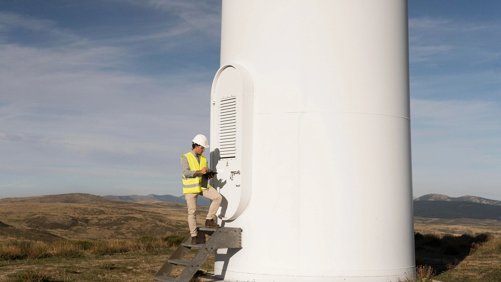 SBL-Solutions-meeting-regulatory-standards-structured-project-practices-Body-image