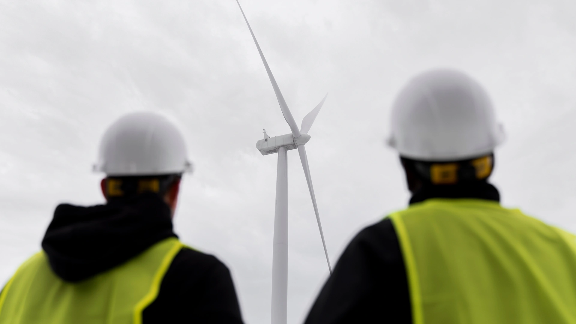 SBL-Solutions-how-weather-delays-affect-wind-turbine-component-exchange-projects-and-what-can-be-done-about-it-Body-image